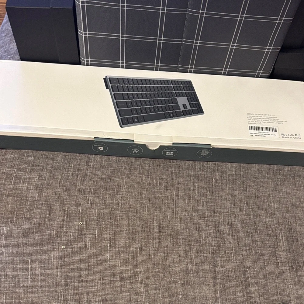 Wireless Keyboard - Black - Picture 2 of 3